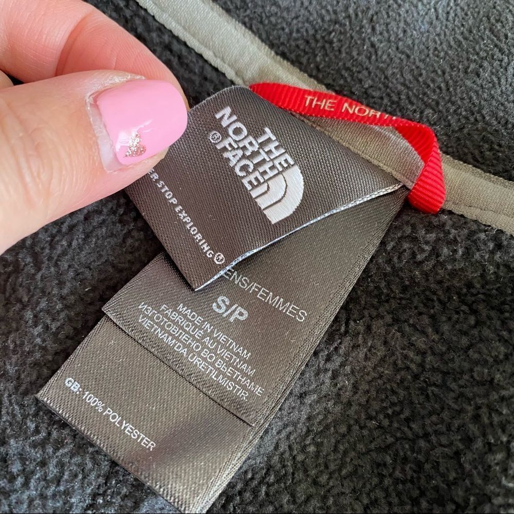 North Face Zip Up - Picture 13 of 13